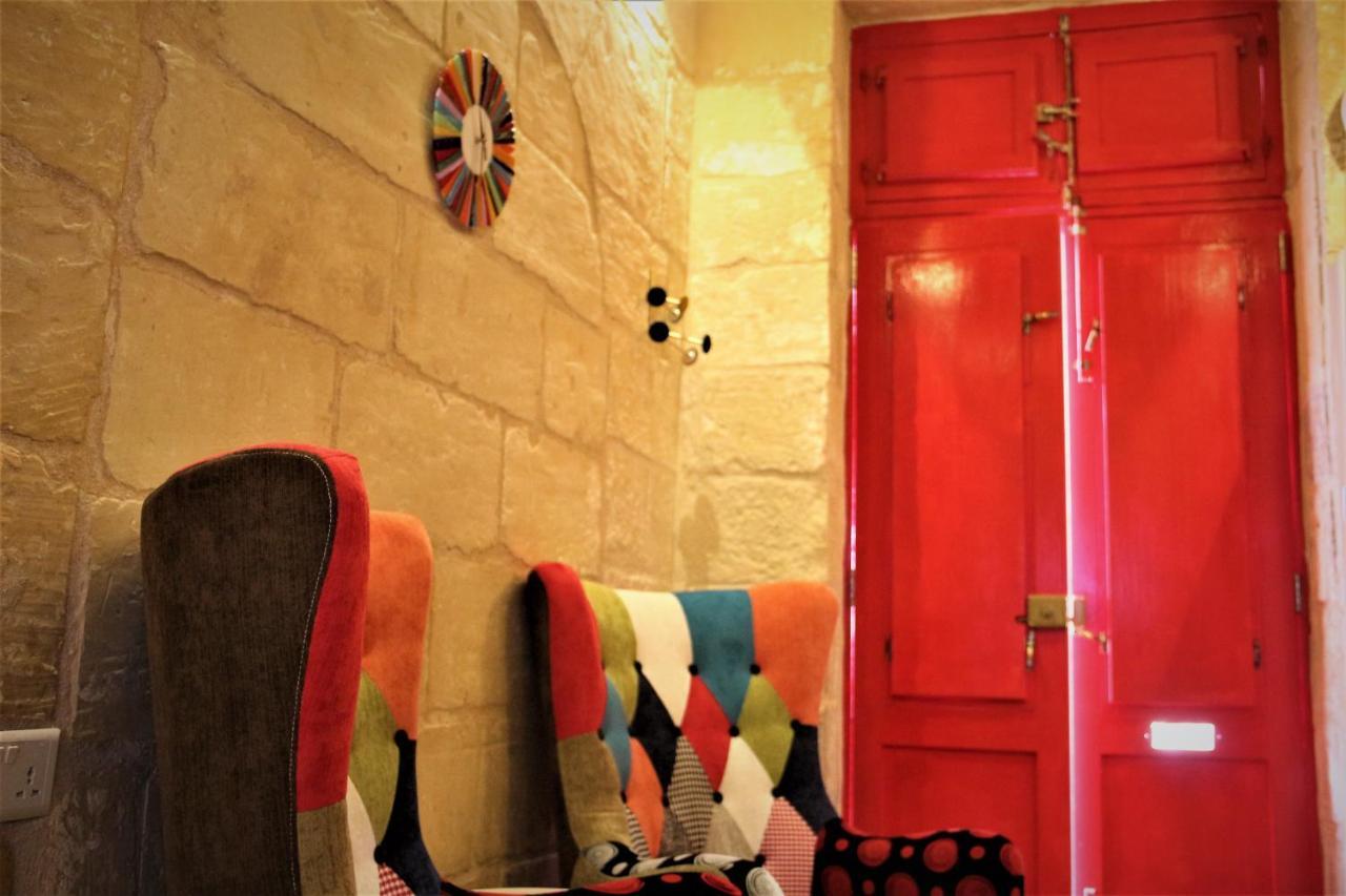 Malta'S Naughtiest Cabaret Apartment Il-Furjana Exterior foto