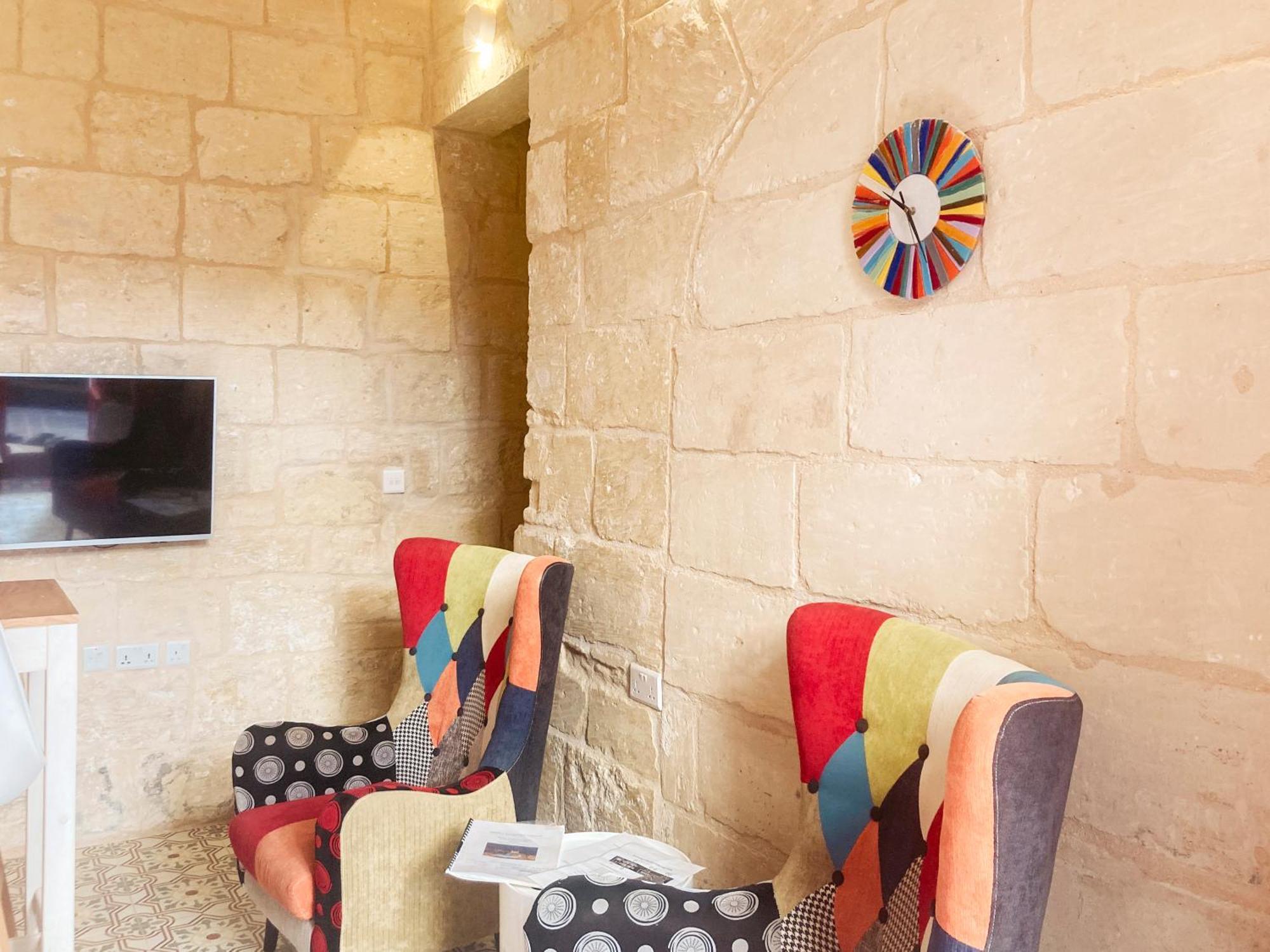 Malta'S Naughtiest Cabaret Apartment Il-Furjana Exterior foto